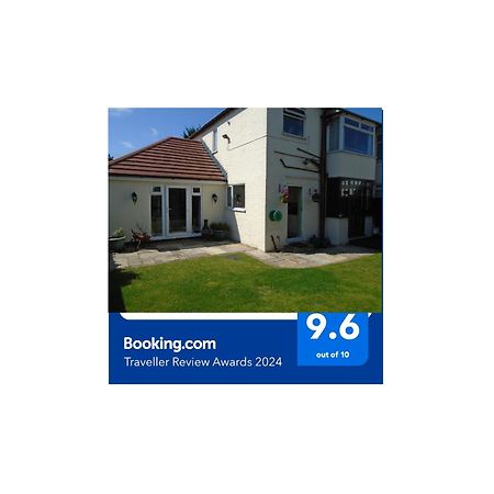 Tea In Liverpool - Private - Quiet - Ground Floor - En-Suite - Walk-In-Shower 외부 사진