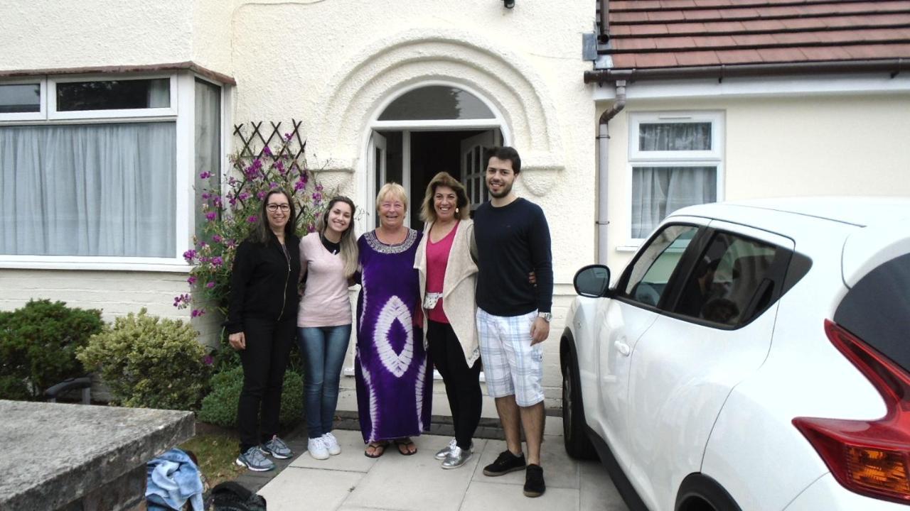 Tea In Liverpool - Private - Quiet - Ground Floor - En-Suite - Walk-In-Shower 외부 사진