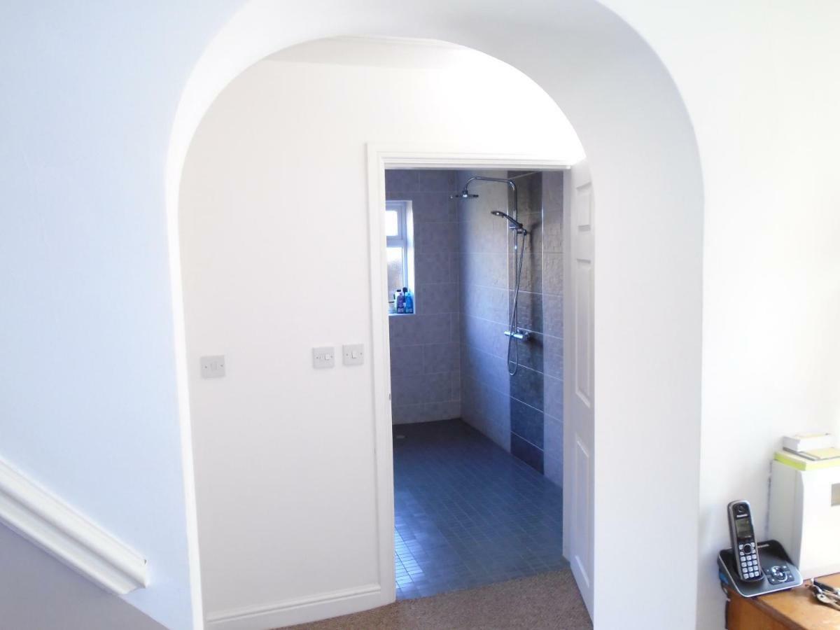 Tea In Liverpool - Private - Quiet - Ground Floor - En-Suite - Walk-In-Shower 외부 사진