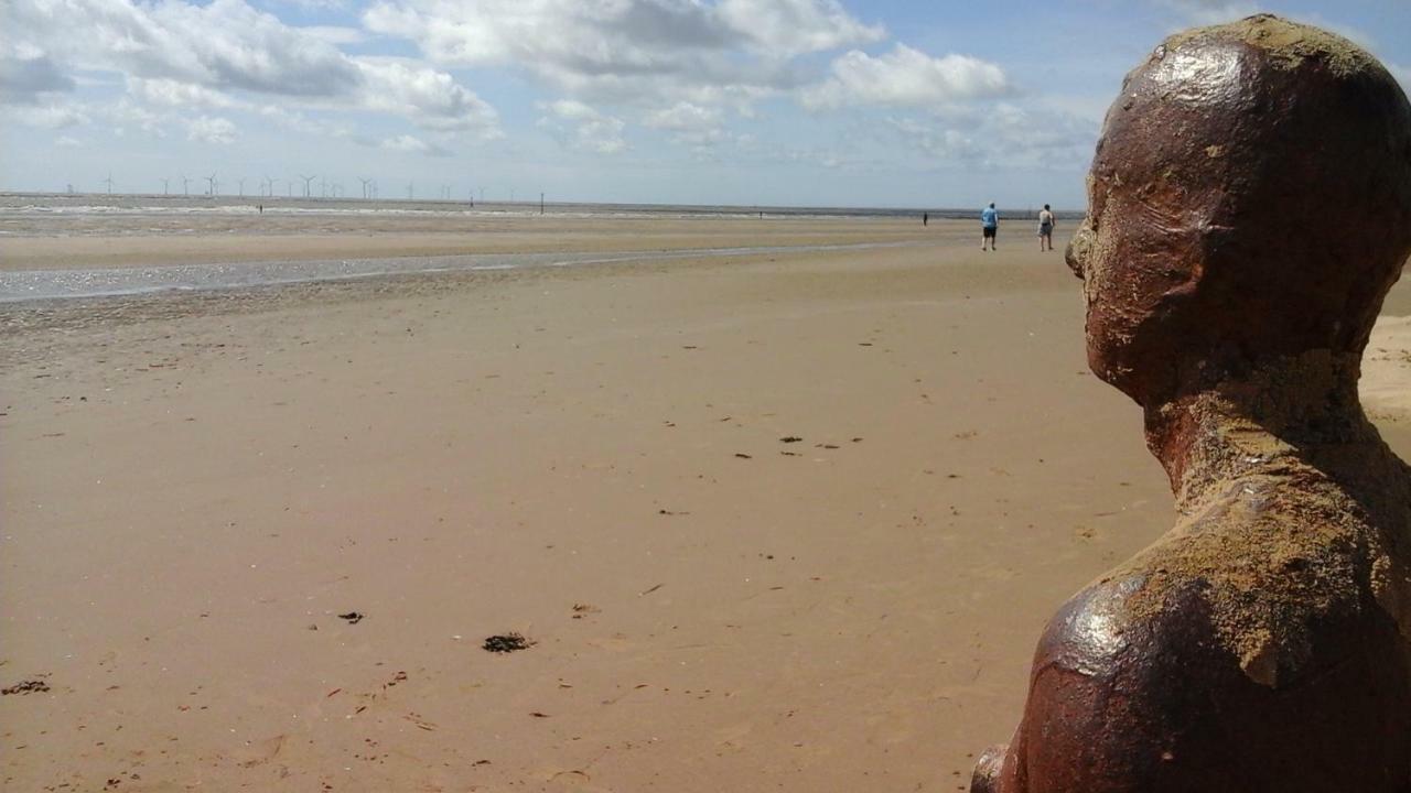 Tea In Liverpool - Private - Quiet - Ground Floor - En-Suite - Walk-In-Shower 외부 사진