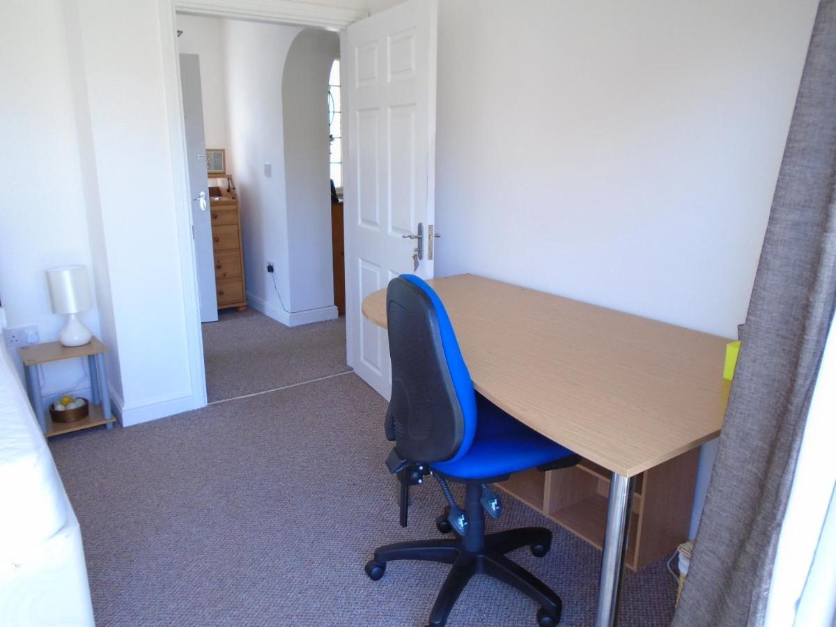 Tea In Liverpool - Private - Quiet - Ground Floor - En-Suite - Walk-In-Shower 외부 사진