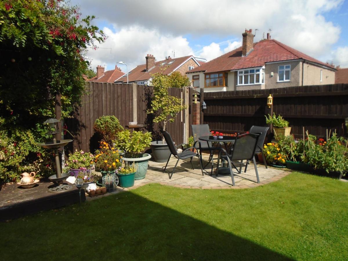 Tea In Liverpool - Private - Quiet - Ground Floor - En-Suite - Walk-In-Shower 외부 사진