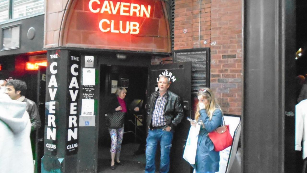 Tea In Liverpool - Private - Quiet - Ground Floor - En-Suite - Walk-In-Shower 외부 사진